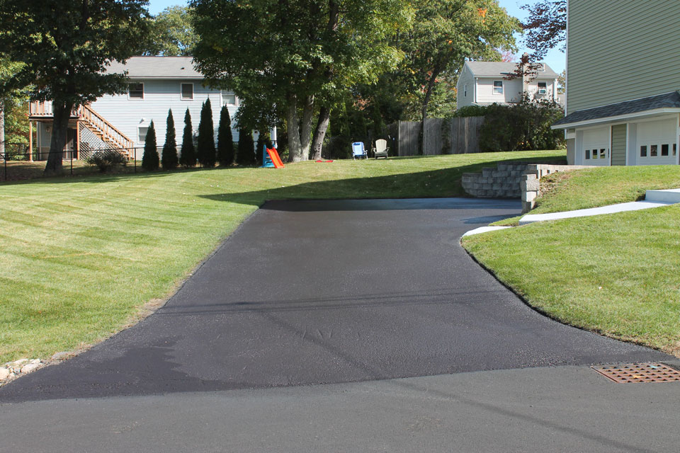 Best Driveway Sealcoating & Maintenance Services In Brooklyn